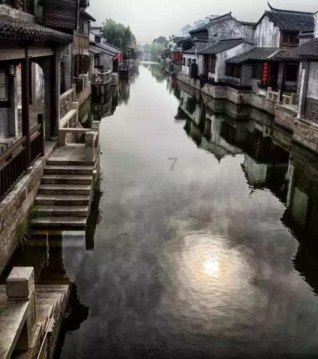 逃离整洁的庭院
